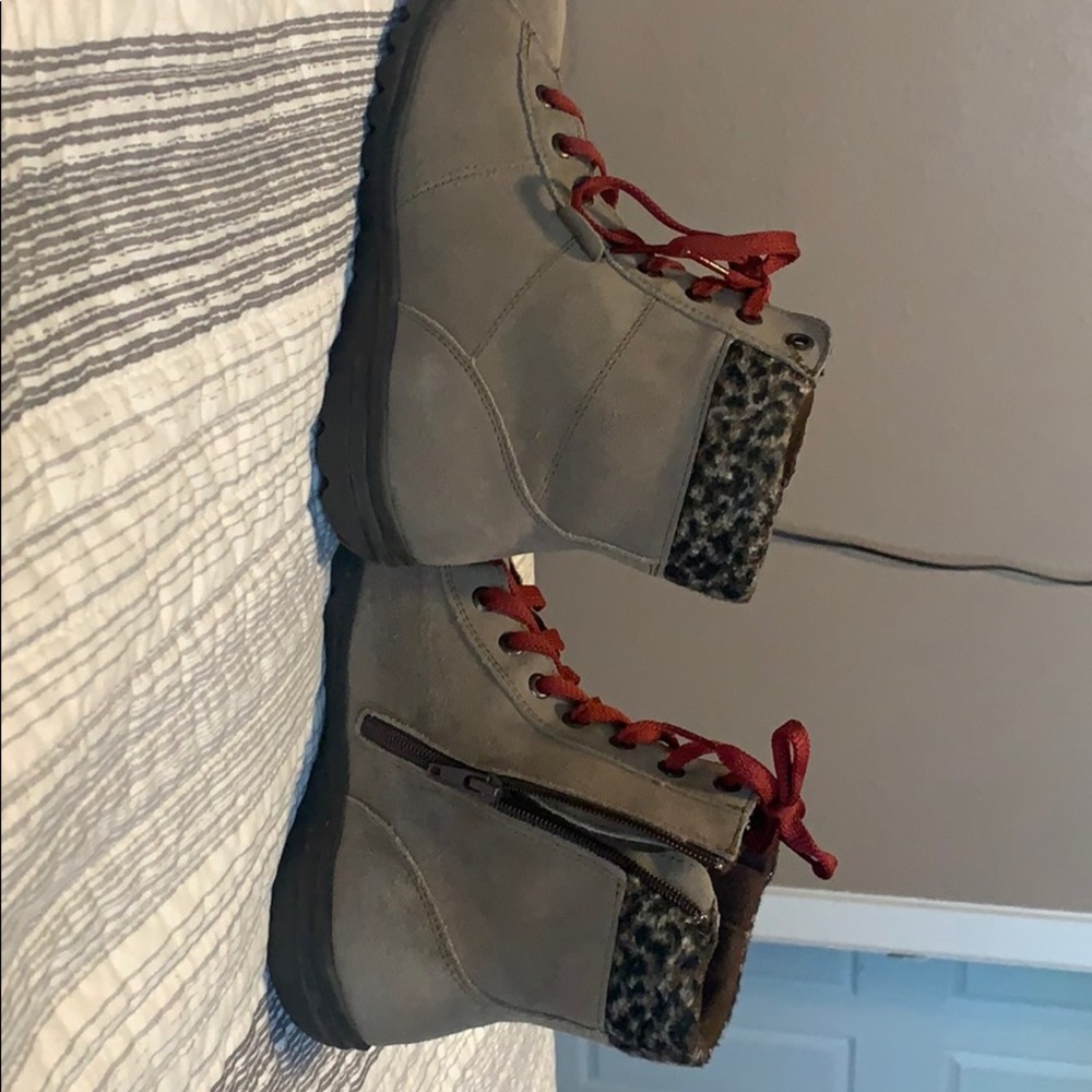 Shoes - Picture 2 of 2